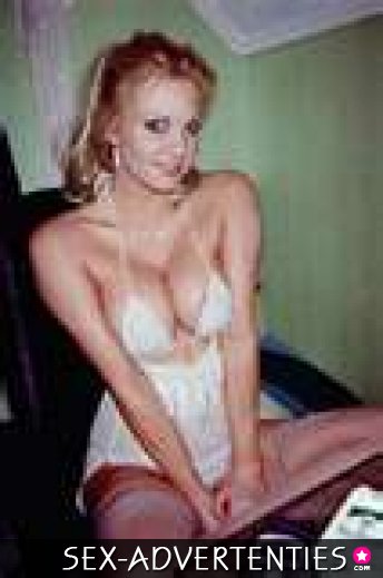 Ondeugende stoeipoesjes zijn eenzaam