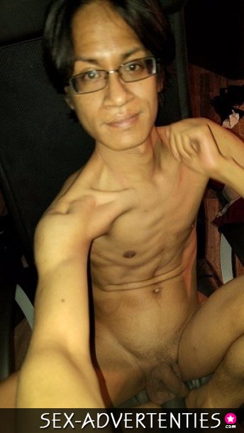 Bare payboy bottom ontvangt