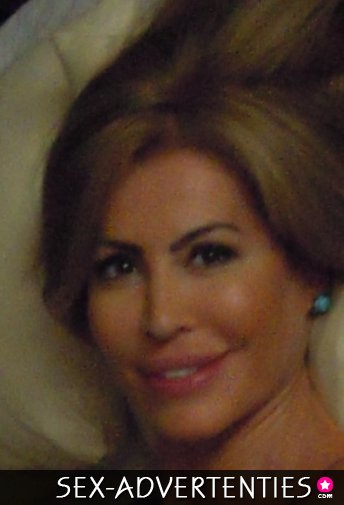 Ik doe wat je vrouw niet doet.....;-)