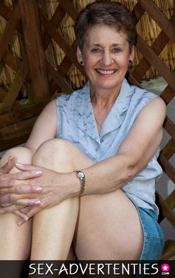 Toyboy gezocht voor deze stoute weduwe