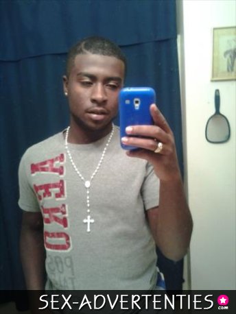 Welke vrouw zie dat zitten met ons?