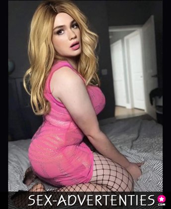 Ronde parmantige kont is op zoek naar haar prins