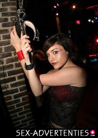 Jonge beginnende sub wil graag vaste Dom