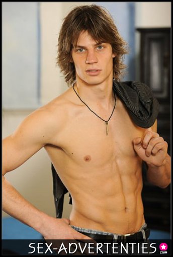 een gespierde knappe man zoekt jou