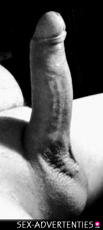 Jongere vrouw die gaat voor een oudere man.