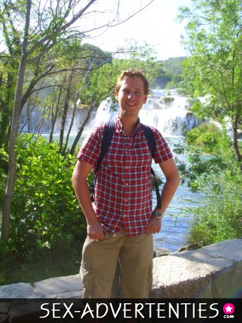 Leuke man zoekt lief meisje om mee te spelen