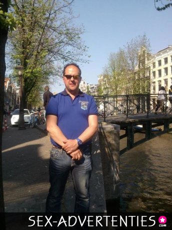 MEISJE VROUW VANAF 18 JAAR