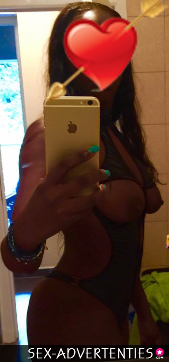 Mooie exotische meid wil sex