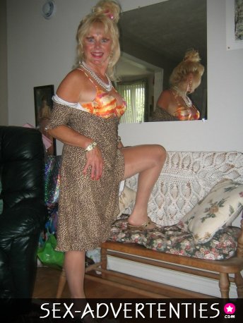 Geregeld seks met elkaar hebben.