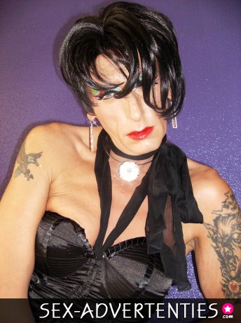 Zohra - trans met natuurlyke borsten ontvangt omg Nijmegen