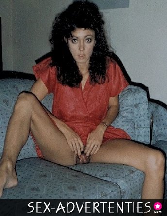 Mijn vrouw heeft haar kutje al open.