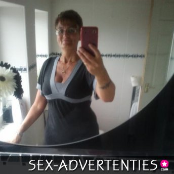 ben een oudere vrouw van 57 jaar en zoek een leuke man, gek op erotiek, hou van erotische kleding