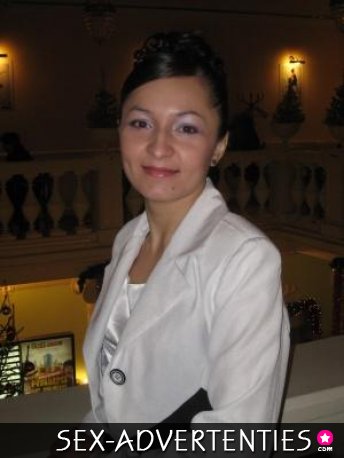 Deze single meis zoekt een leuke tijd met een leuke man. Niet zeuren, gewoon genieten.