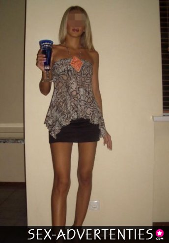 Hey hallo, Leuke spontane jonge meid zoekt leuke jongens.