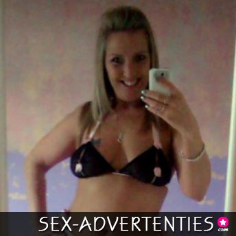 ik ben 44 jaar en single, zoek leuke man voor een wijntje op de bank en een spannende hete nacht