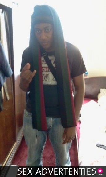 Ik zoek naar een rijpe vrouw die me wilt leren hoe je moet neuken