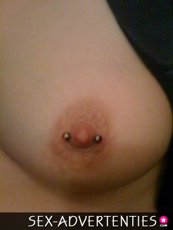 Jij dwingt me je lul in mijn mond te nemen