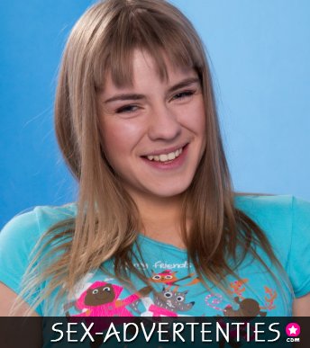 Lekker door mijn schaamhaartjes kriebelen!