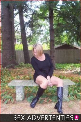 STOUTEMILF - KOMT UIT ANTWERPEN EN IS 50 JAAR