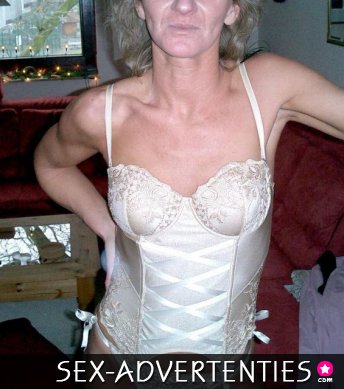 Vrouw zoekt aantrekkelijk man voor meer dan sex alleen.